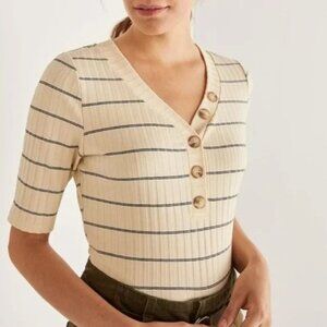 🔴 LAST CHANCE 🔴 Reitmans V-neck Ribbed Tee with Buttons T-shirt